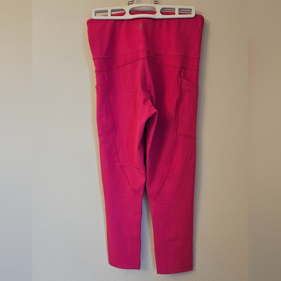 ZYIA | Party Pink Light N Tight With Pockets Crop (21") - Picture 5 of 7